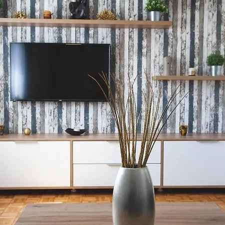 Nikola Tesla Apartamento